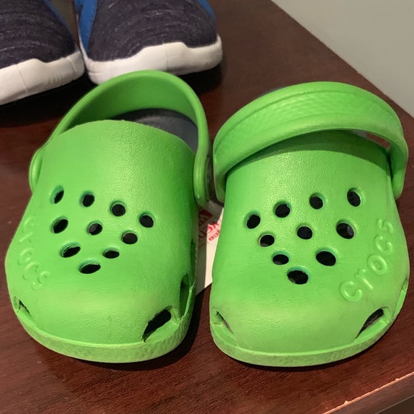 children's croc shoes